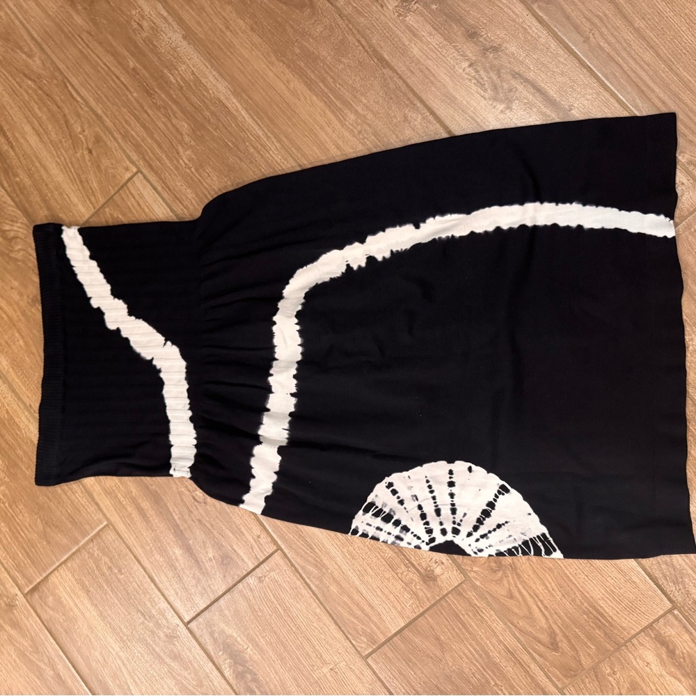 VENUS Black and White Patterned Dress